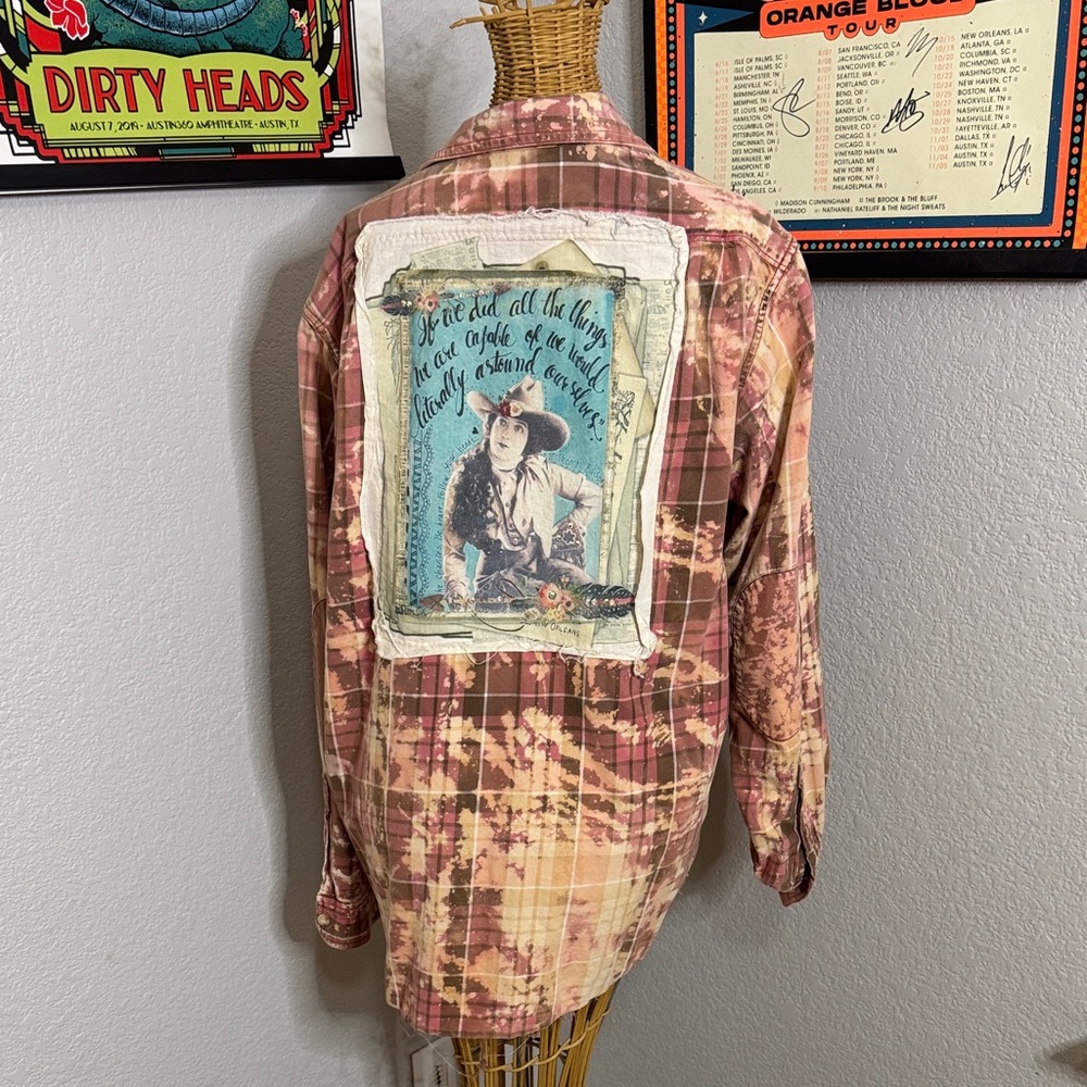 Daniel Cremieux Brown Plaid Shirt with Graphic Design